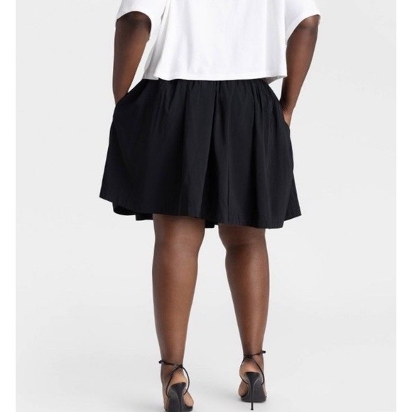 Stylish Black Skater Skirt - Picture 2 of 5